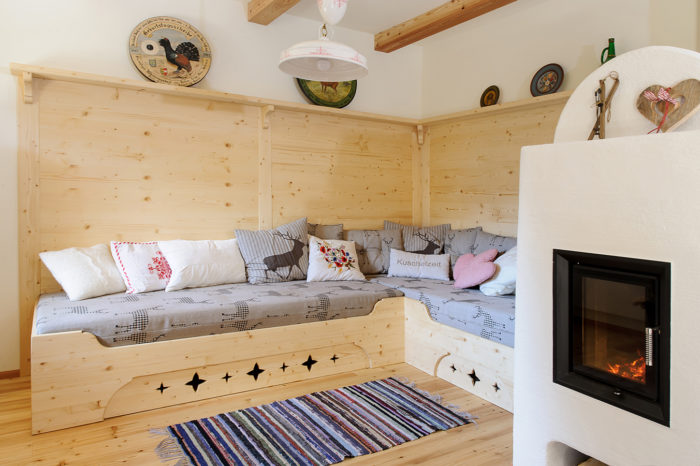 zu vermieten - Turrach -Stube - Holzbett - Sofa -